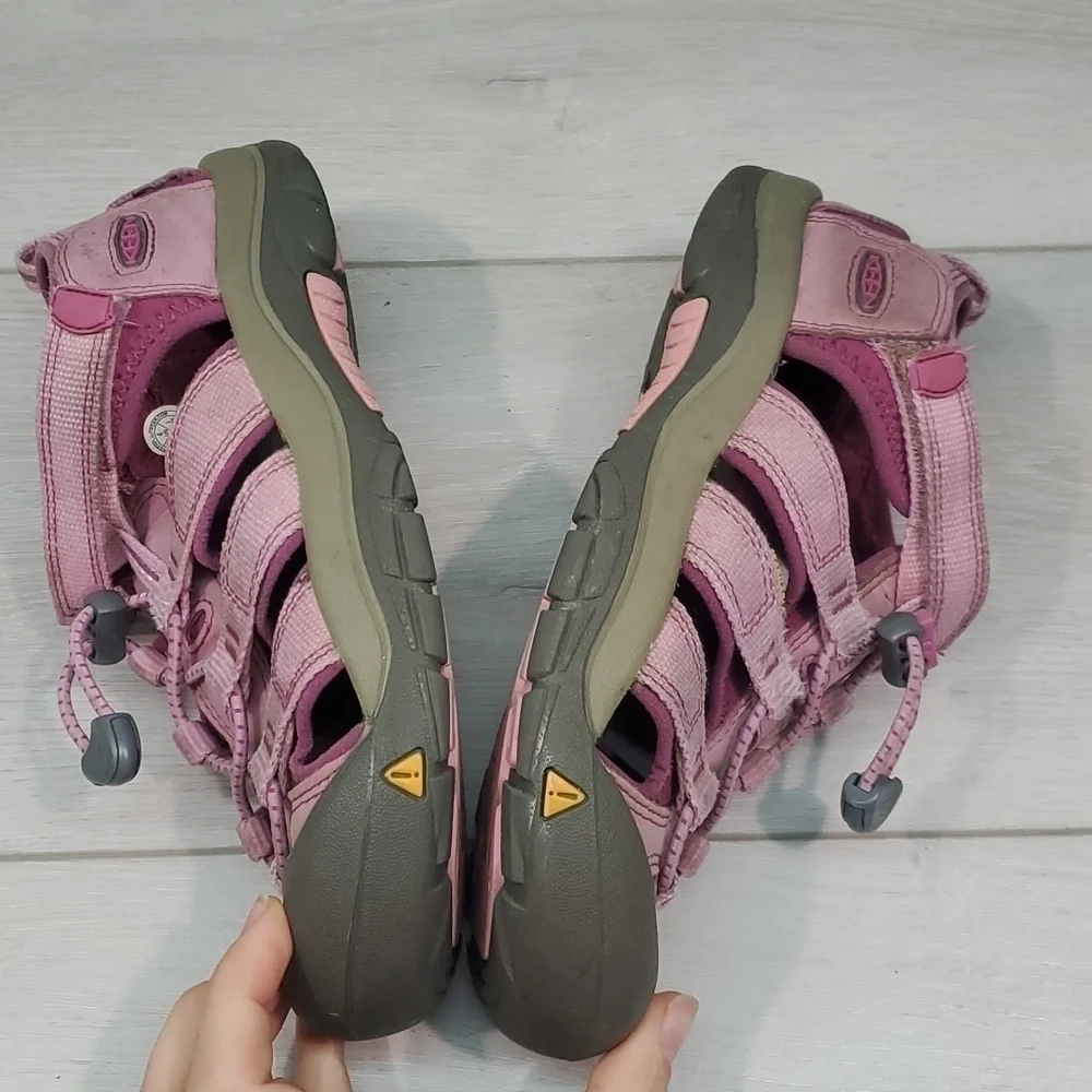 Keen Big Kids Girls Youth Outdoor Waterproof Hiking Sandals shoes sz 4